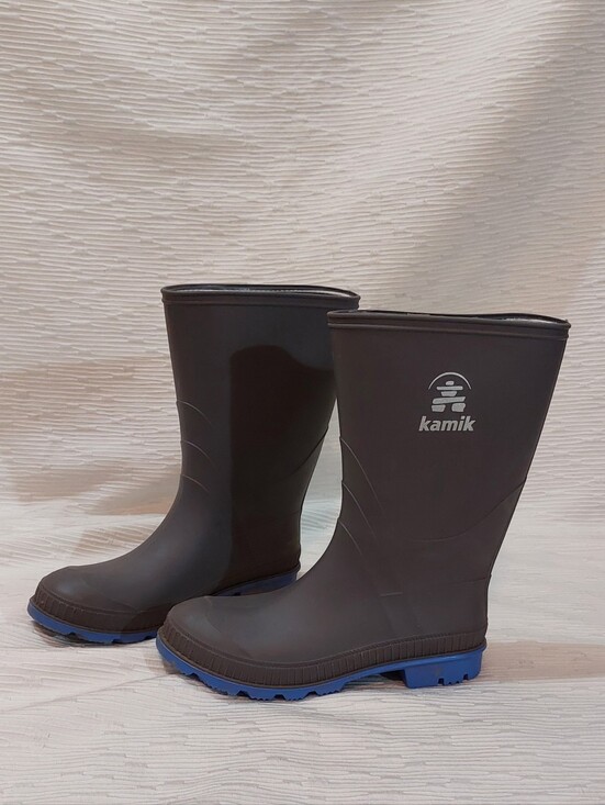 Kamik Other - Kamik Logo Gray Rain Boots with Blue Soles Big Kid Size 5